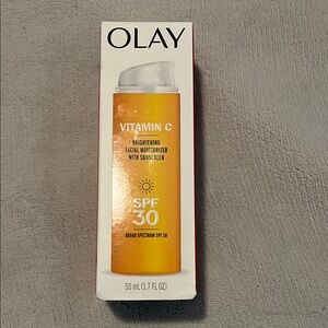 NWT Olay Vitamin C Brightening Facial Moisturizer SPF 30